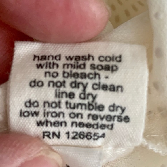 L’AGENCE 100% Silk Creme Ivory Sleeveless Blouse - Picture 11 of 14